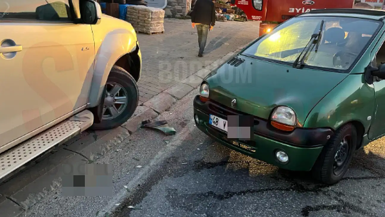 Aşırı Alkollü Sürücü Yan Yatan Aracında Yaralandı