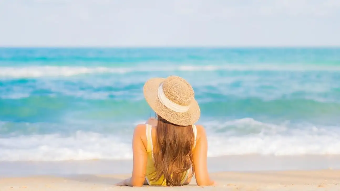 Uzmanlardan deniz ve havuzda serinleyen kadınlara uyarı