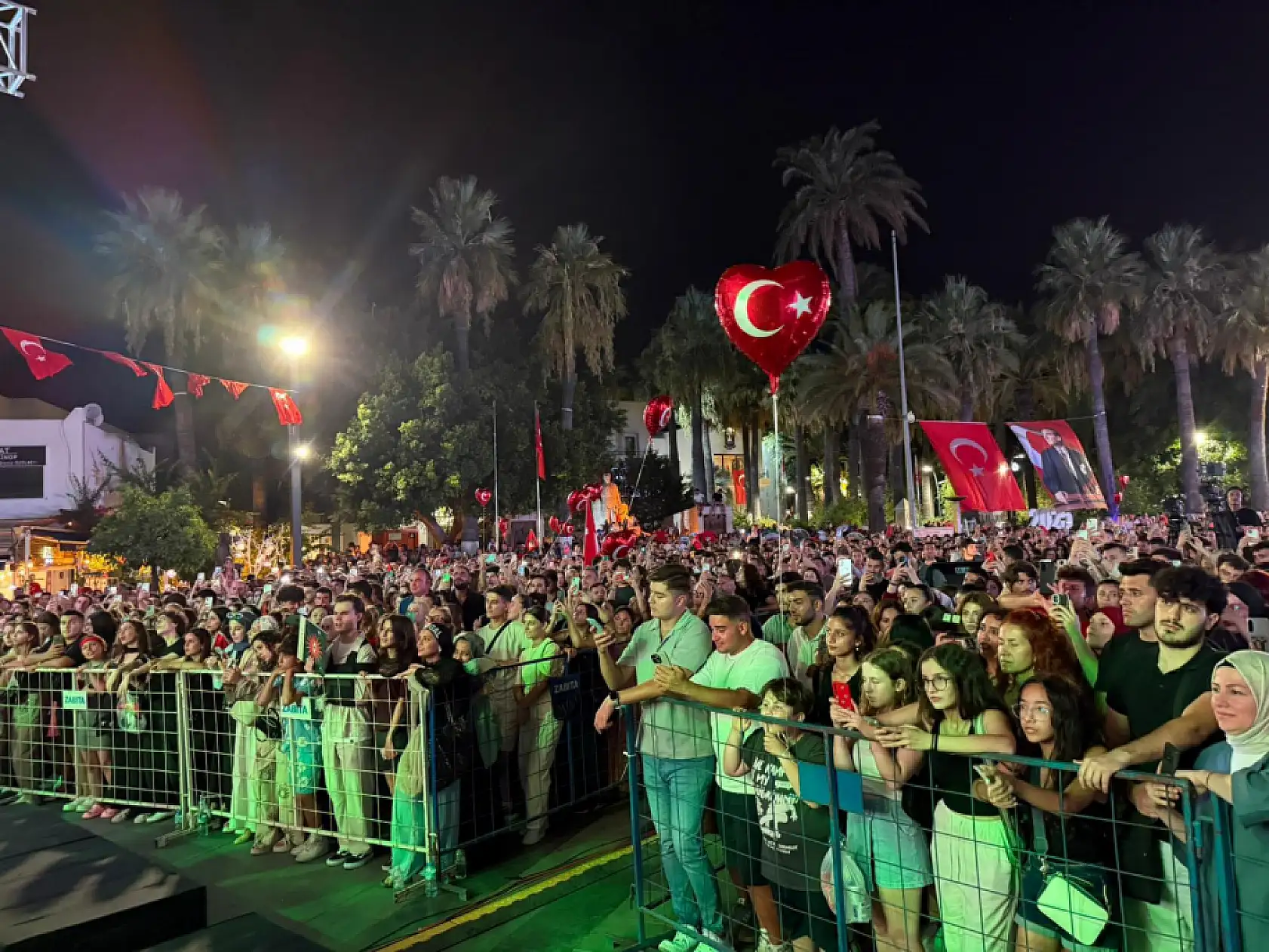 Bodrum'da 30 Ağustos Coşkusu ! Kortej ve Konserlerle Büyük Zafer Kutlandı !