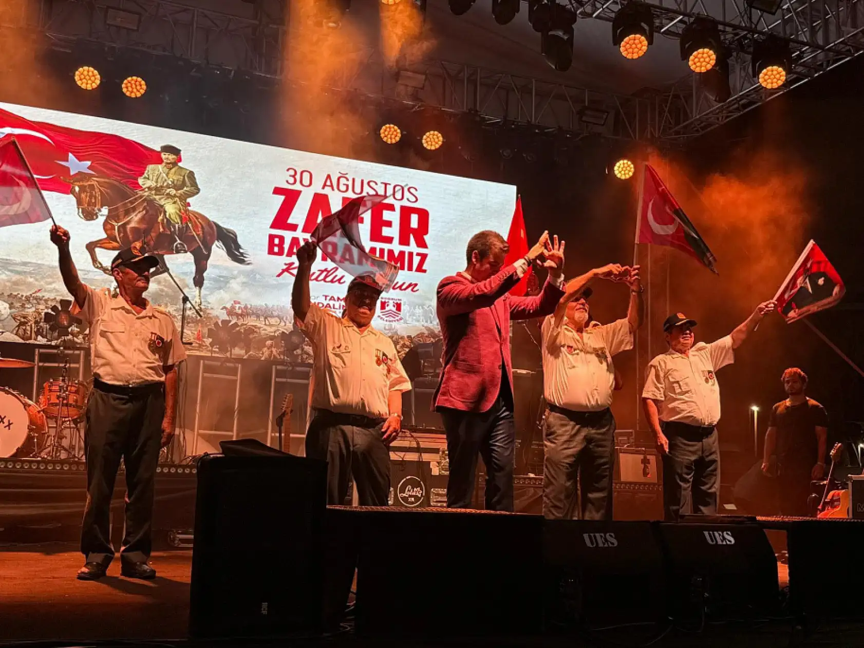 Bodrum'da 30 Ağustos Coşkusu ! Kortej ve Konserlerle Büyük Zafer Kutlandı !