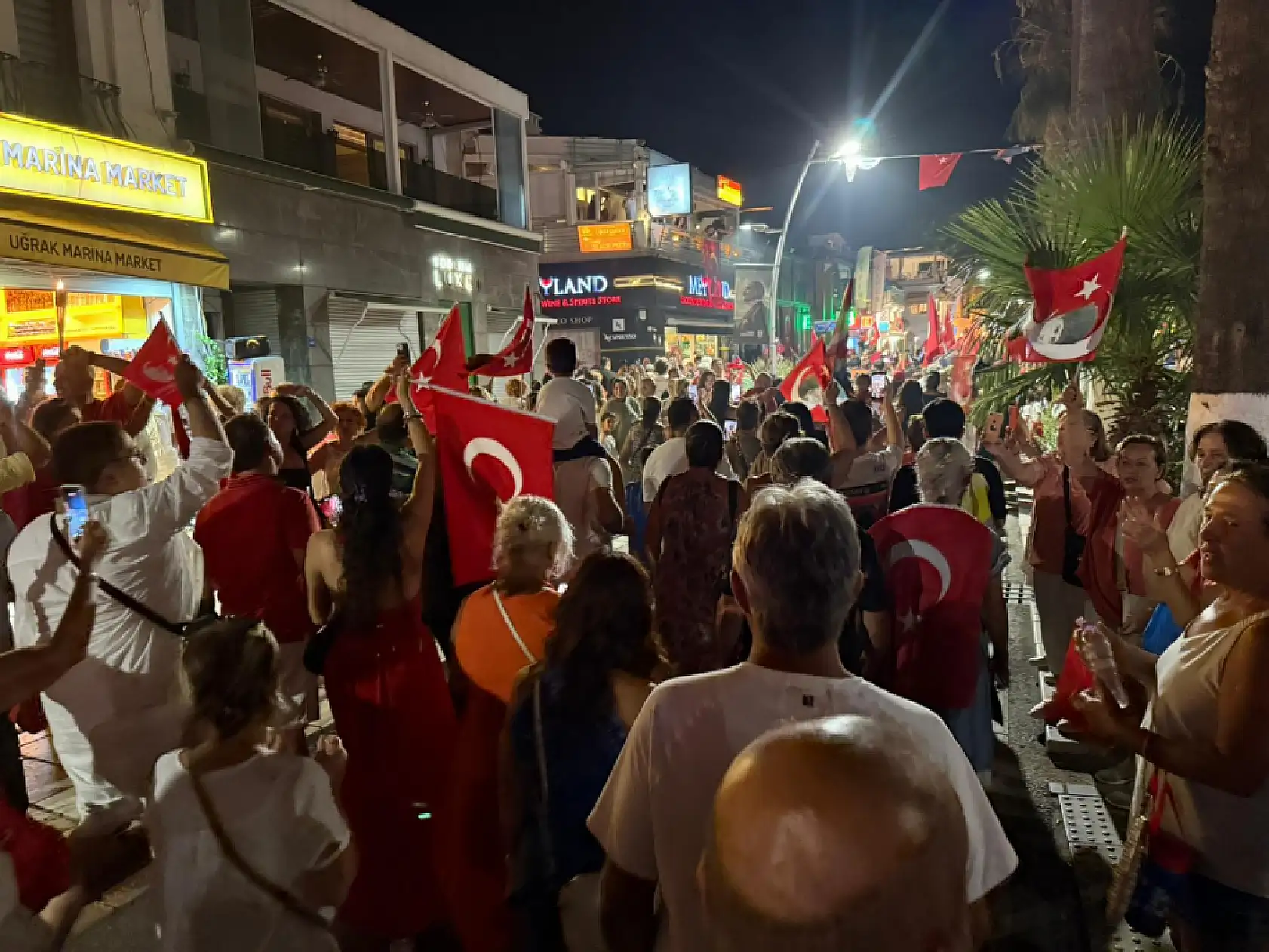 Bodrum'da 30 Ağustos Coşkusu ! Kortej ve Konserlerle Büyük Zafer Kutlandı !