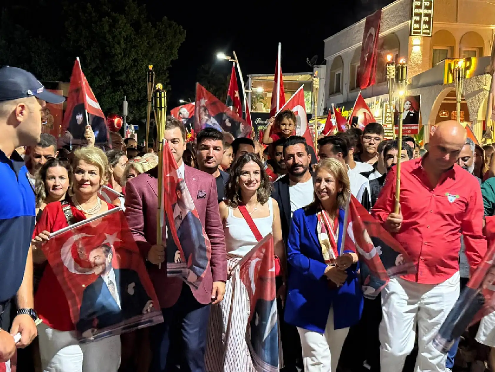 Bodrum'da 30 Ağustos Coşkusu ! Kortej ve Konserlerle Büyük Zafer Kutlandı !