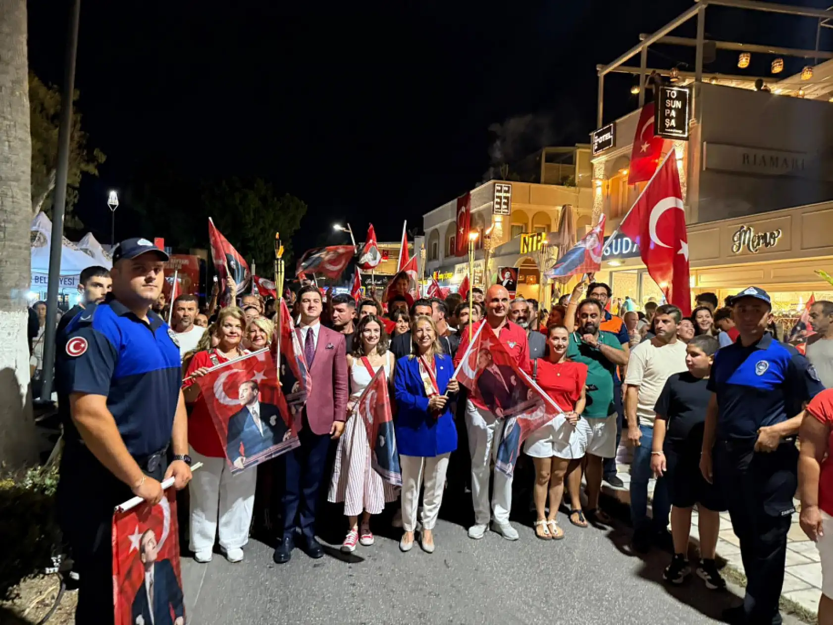 Bodrum'da 30 Ağustos Coşkusu ! Kortej ve Konserlerle Büyük Zafer Kutlandı !