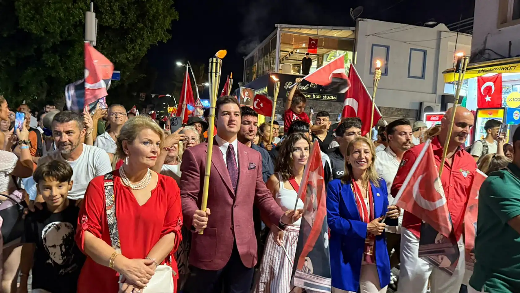 Bodrum'da 30 Ağustos Coşkusu ! Kortej ve Konserlerle Büyük Zafer Kutlandı !