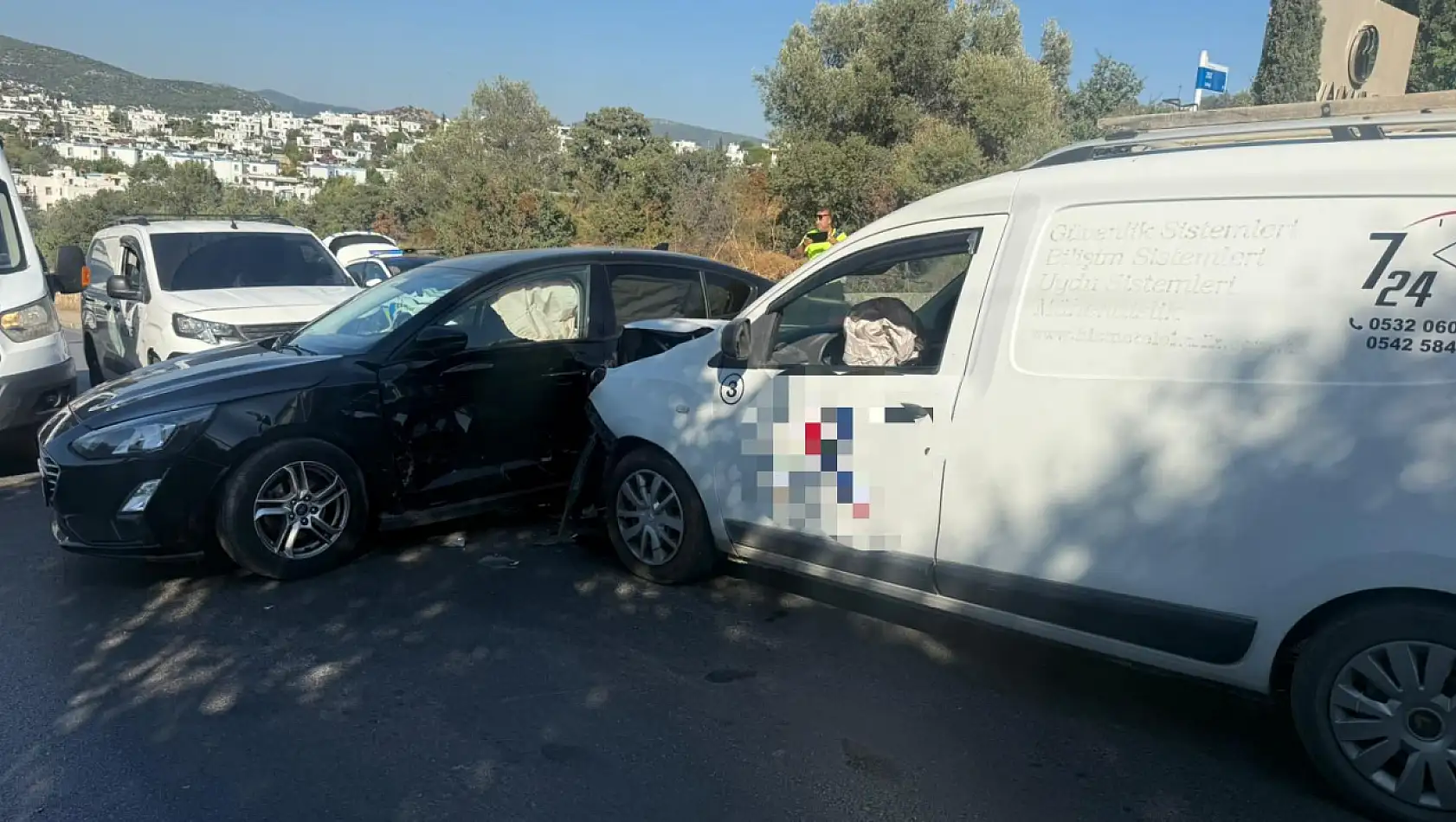 Bitez'de trafik kazası! 6 yaralı, 1 Kişi hastaneye kaldırıldı!