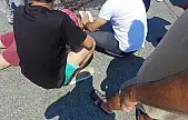 Başını kaldırıma çarpan sürücü kan kaybetti hastaneye kaldırıldı