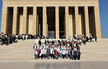 102 kadın Cumhuriyet'in 102. yılında Anıtkabir'de