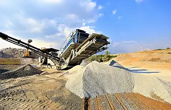 749 futbol sahası büyüklüğündeki hafriyatı bertaraf etti