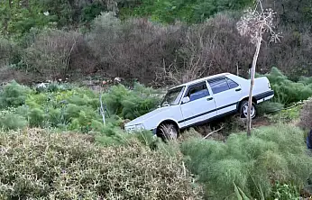 Araç Uçuruma Yuvarlandı