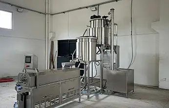 Arıcılığa maliyet düşürücü destek fondan arı yemi makinası hizmete alındı