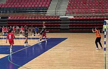 Armada Praxis Yalıkavakspor Altyapı Takımı Mevlana Turnuvası'na galibiyetle başladı