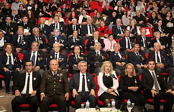 Atatürk'e sonsuz saygı