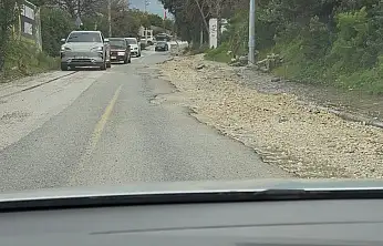 Bitez'te yol çilesi bitmiyor sürücüler isyanda