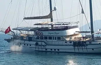 Bodrum açıklarında tekne karaya oturdu