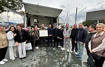 Bodrum belediye meydanı'nda şehitler için lokma dağıtıldı