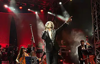 Bodrum'da Cumhuriyet coşkusu Fettah Can konseri büyüledi