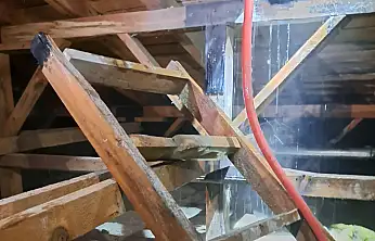 Çatı yangını paniğe yol açtı