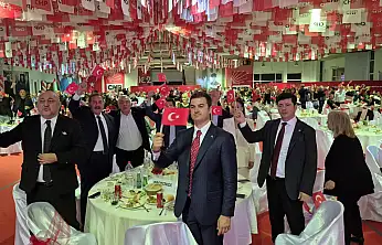 CHP'de Cumhuriyet balosu coşkusu