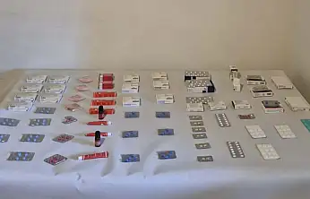 Cinsel içerikli haplarla yakalandı