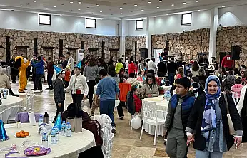 Çocuklar yeni yıla neşeyle merhaba dedi