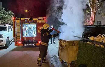 Çöp konteynerinden yükselen alevler korkuttu