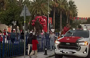 Cumhuriyet coşkusu caddelere taştı