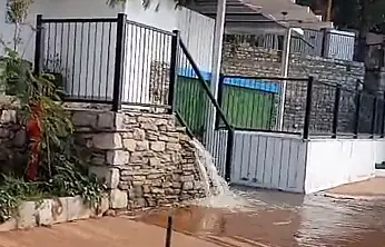 Denize boşaltılan pis su tepki çekti