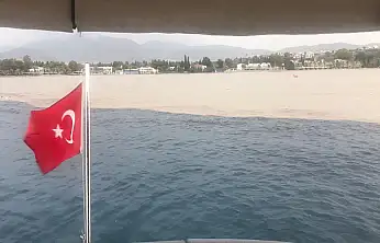 Denizin rengi yağmurla birlikte değişti