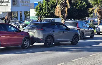 Dört araç hasar gördü