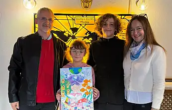 Eseriyle 19 ülke arasından seçildi, barışın renkleri yükseldi