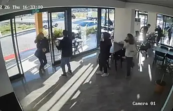 Fethiye'de 3.5'lik deprem korkuttu o anlar kamerada