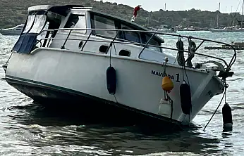 Fırtına tekne ve kayıkları karaya sürükledi