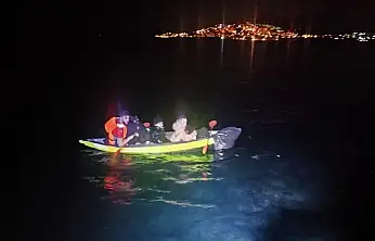 Kanoyla kaçarken yakalandılar