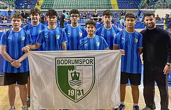 Masa tenisinde grup birincisi oldular