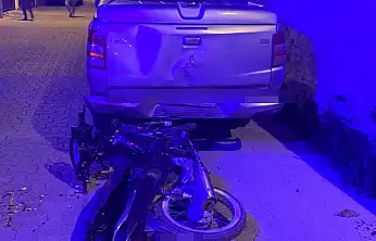 Park halindeki araca çarptı