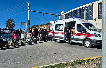 Motosiklet otomobile çarptı 1 yaralı