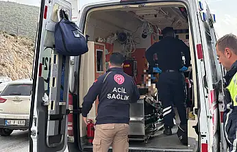 Motosikletin çarptığı yaya yaralandı