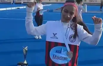 Muğla'nın şampiyon kızlarından Konya'da efsane kutlama şampiyonluk Zeybek ile taçlandı