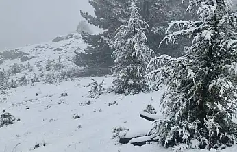 Muğla'nın zirvesi Göktepe'de yılın ilk karı yağdı