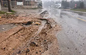 Onarılmayan yollar tepki çekiyor