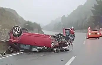 Otomobil takla attı 2 yaralı