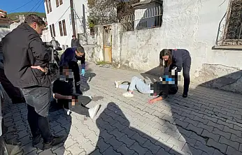 Otomobil ve motosiklet çarpıştı 2 yaralı