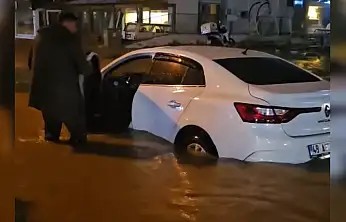 Sağanak Bodrum'u felç etti