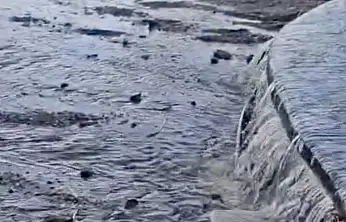 Sağanak ve fırtına sahil şeridini olumsuz etkiledi