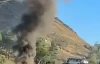 Seyir halindeki araç alev topuna dön