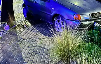 Torba kavşağı'nda kaza: araç orta refüje çıktı