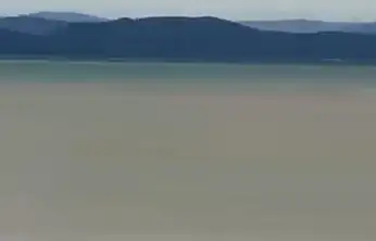 Torba sahili'nde yağış sonrası deniz rengi değişti