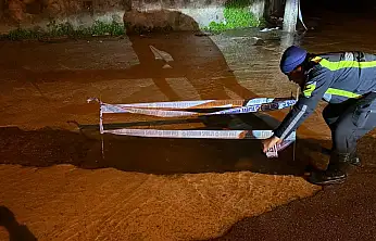 Trafik Zabıta önlem aldı ama çukur tehlikesi sürüyor