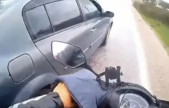 Trafikteki tartışma kameraya yansıdı