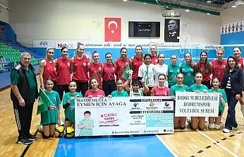 Voleybolcular Eymen için sahada